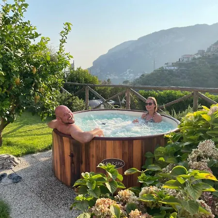 Guest house Lia - Private With Garden And Tub Close To Eva E Cimbrone,